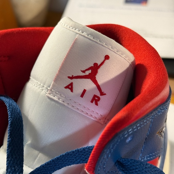 ALMOST NEW - WORN WMNS12/MNS10.5 - AIR JORDAN 1 MID RED/WHT/BLU - BOSTONRED SOX main image 5